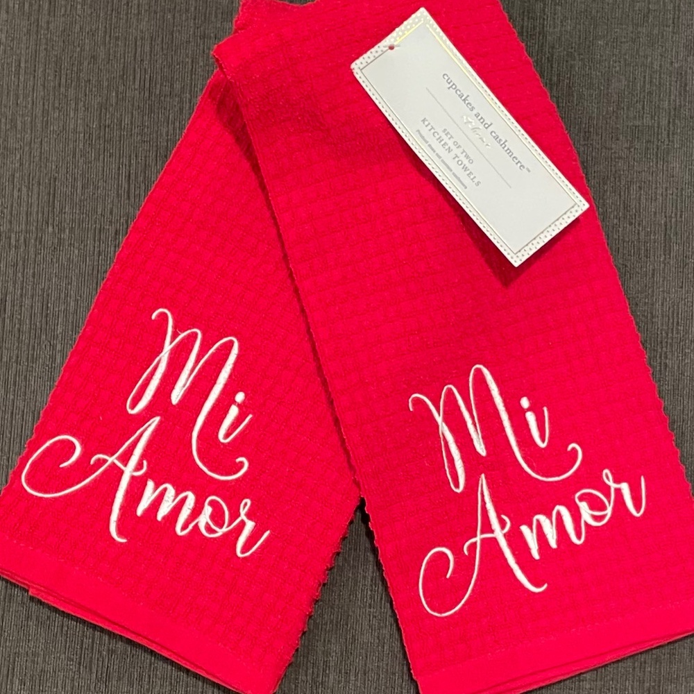 cupcakes and cashmere Mi Amor red Kitchen Towels